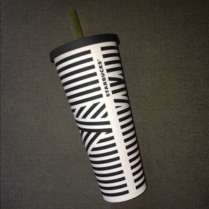 SOLD❌NEW Starbucks stripe optical illusion tumbler